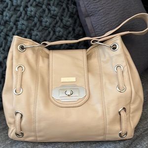 Amparo Beige (champagne) shoulder bag.